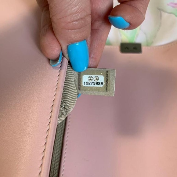 SOLD.Chanel New Medium Patent Leather Le Boy - Picture 5 of 8